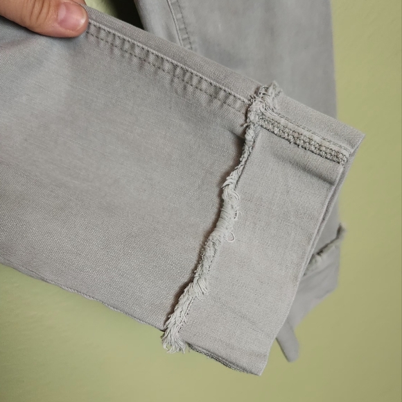 Refuge Distressed Skinny Crops in Gray Size 12 - Picture 5 of 5